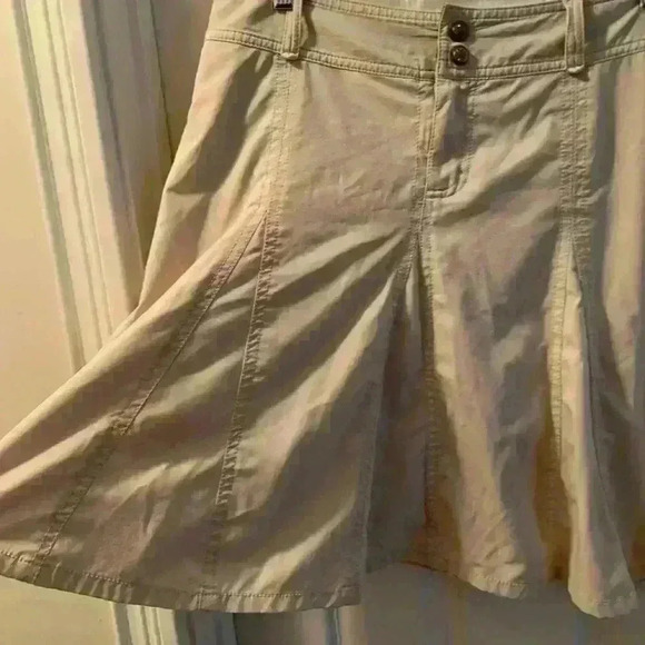 ATHLETA Whatever Trail Everyday Skort Skirt Tan Stretch Flared Women's Size 8 - Picture 2 of 10